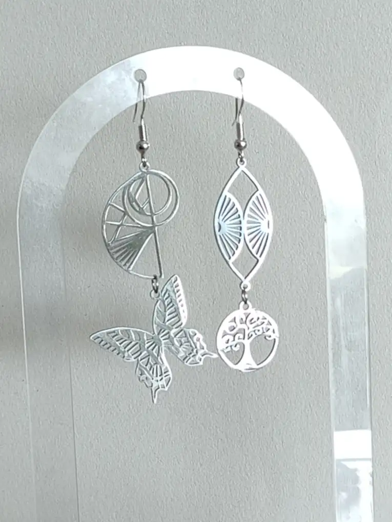 Boucles d'oreilles asymétriques en acier inoxydable | Modèle unique artisanal –