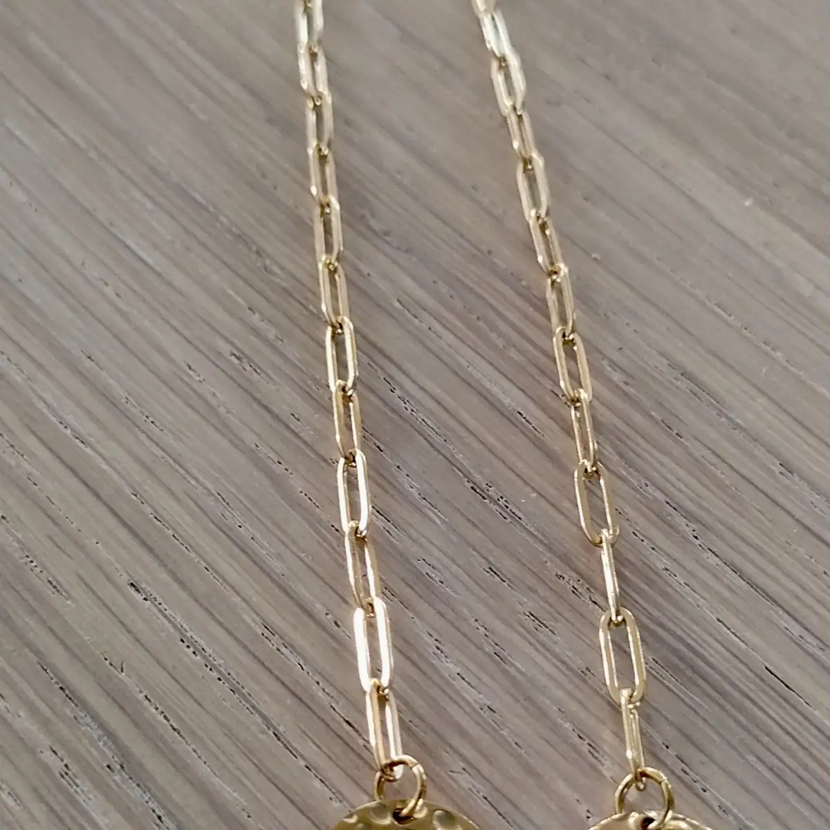 Collier femme en acier inoxydable doré et perle en céramique | Modèle unique